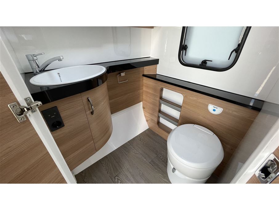 Hobby De Luxe 460 SFf